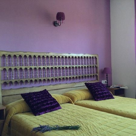 Hostal Camino Del Perdon Утерга Экстерьер фото