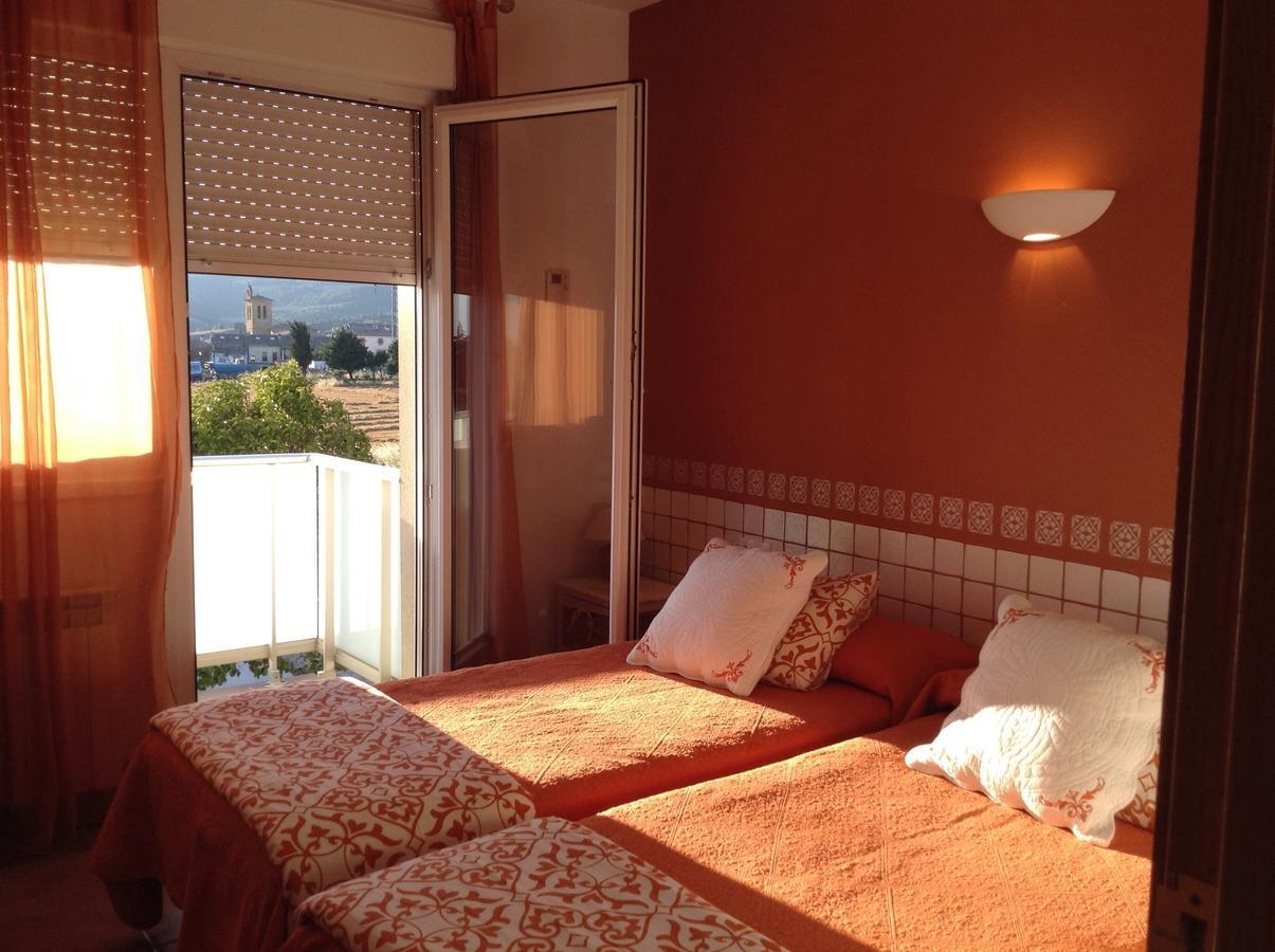 Hostal Camino Del Perdon Утерга Экстерьер фото